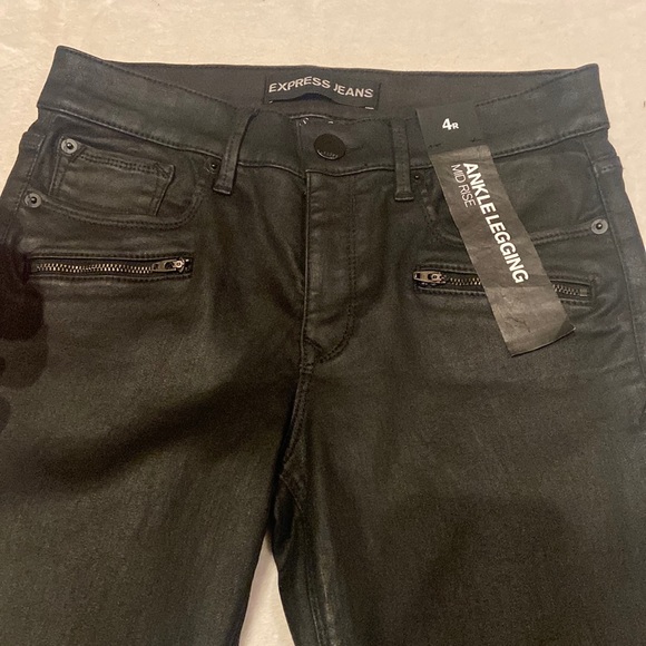 EXPRESS NWT Shiny Black Size 4 Mid Rise Ankle Legging MSRP $98 - Picture 3 of 13